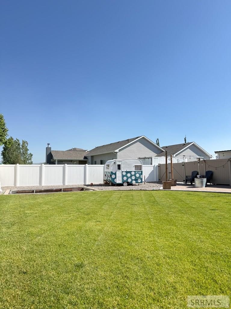 5503 Lakefield Cir Property Photo 6