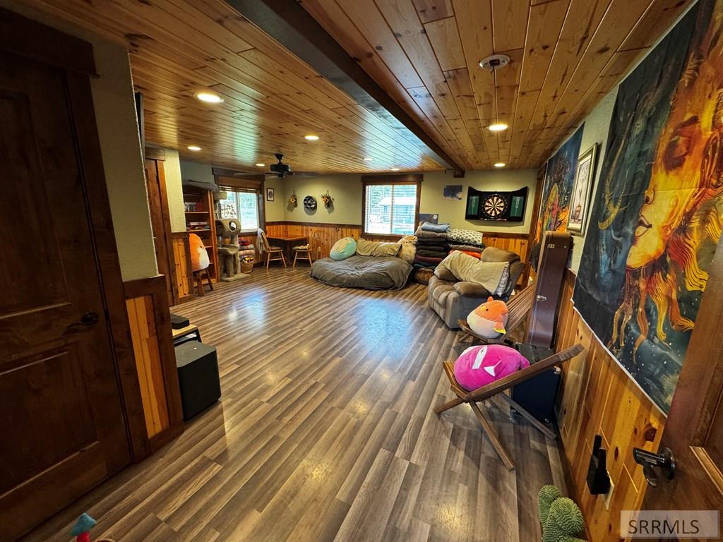 7 Shady Lane Property Photo 12