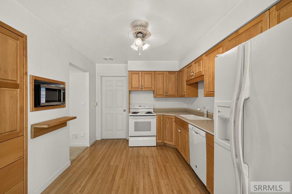 877 Flora Circle Property Photo 10