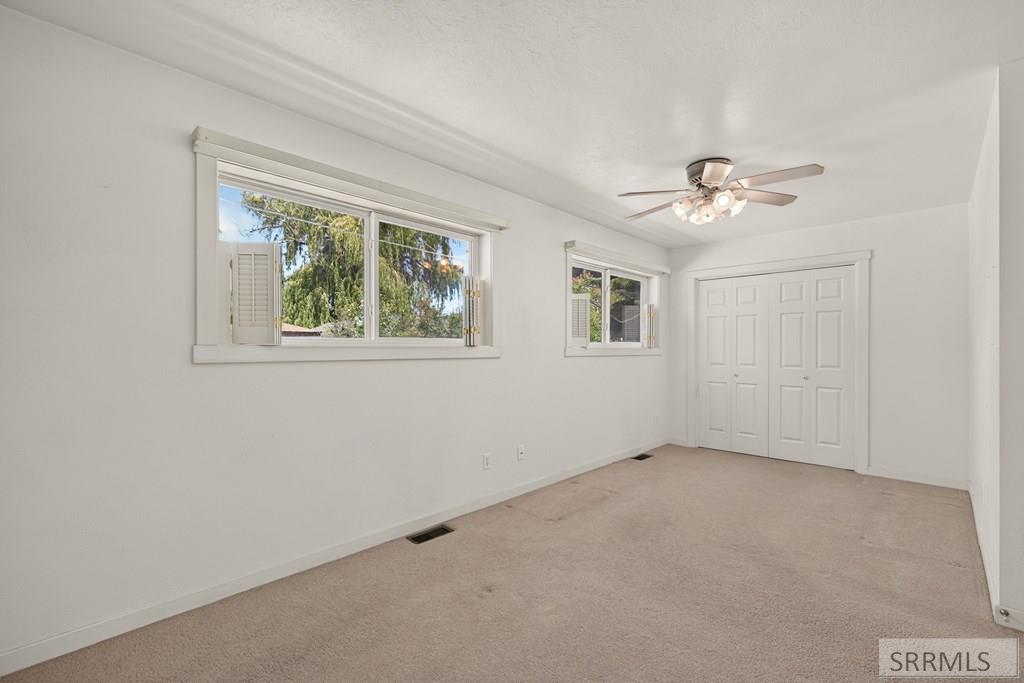 877 Flora Circle Property Photo 14
