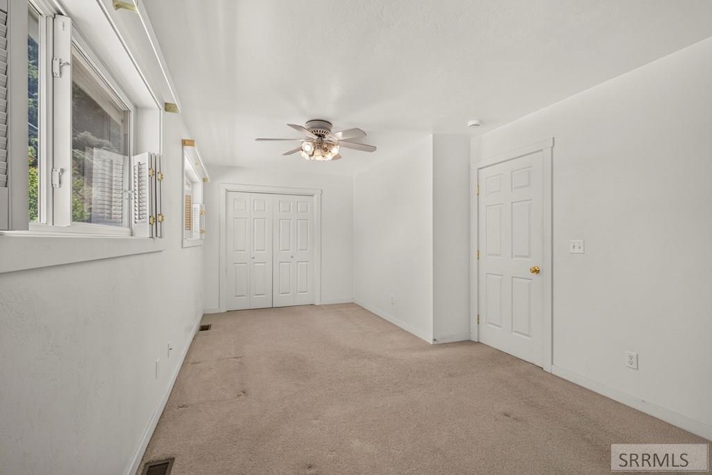 877 Flora Circle Property Photo 16