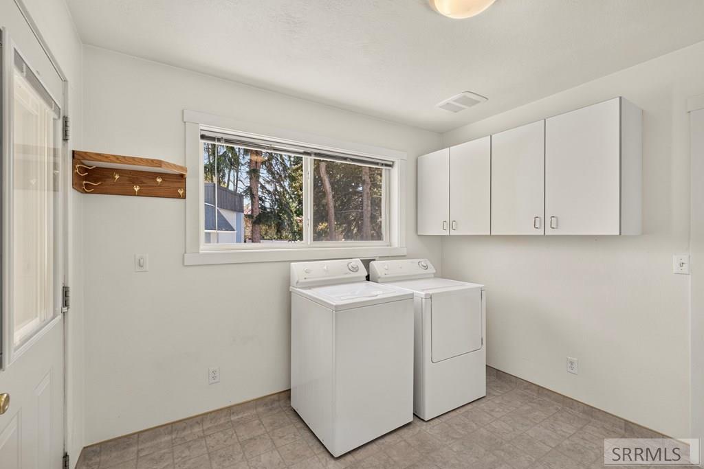 877 Flora Circle Property Photo 19