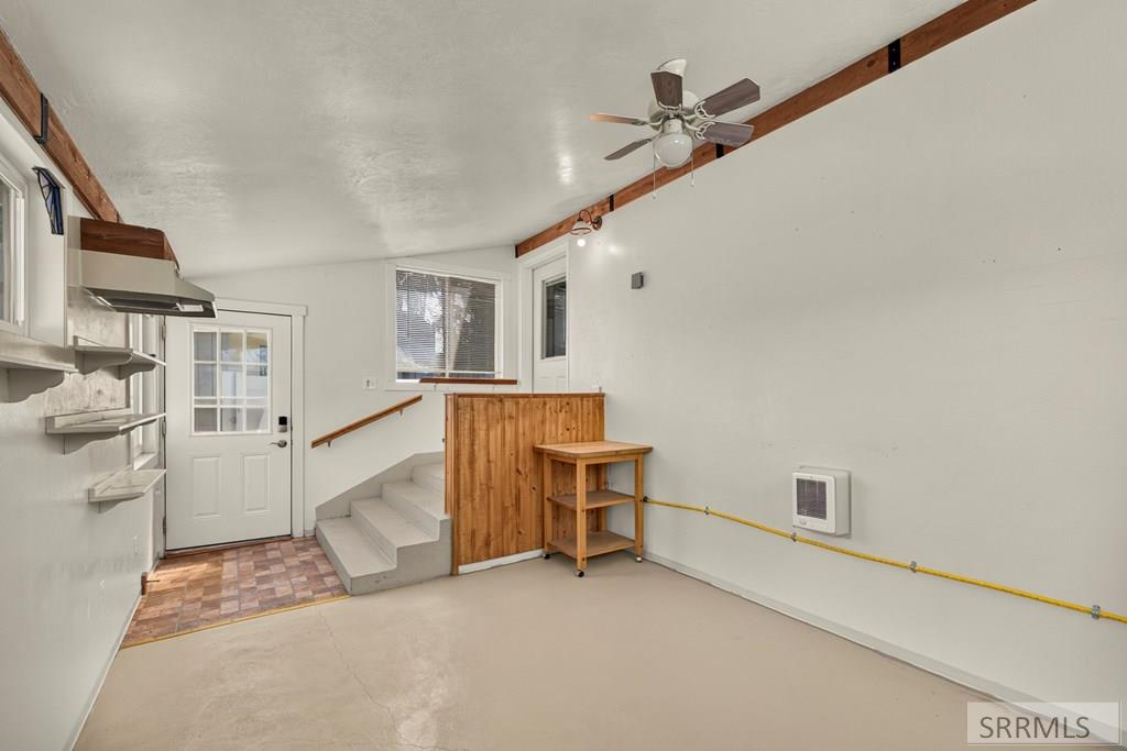877 Flora Circle Property Photo 21