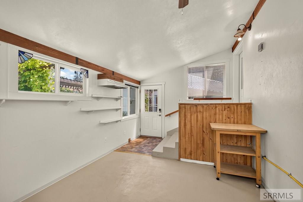 877 Flora Circle Property Photo 22