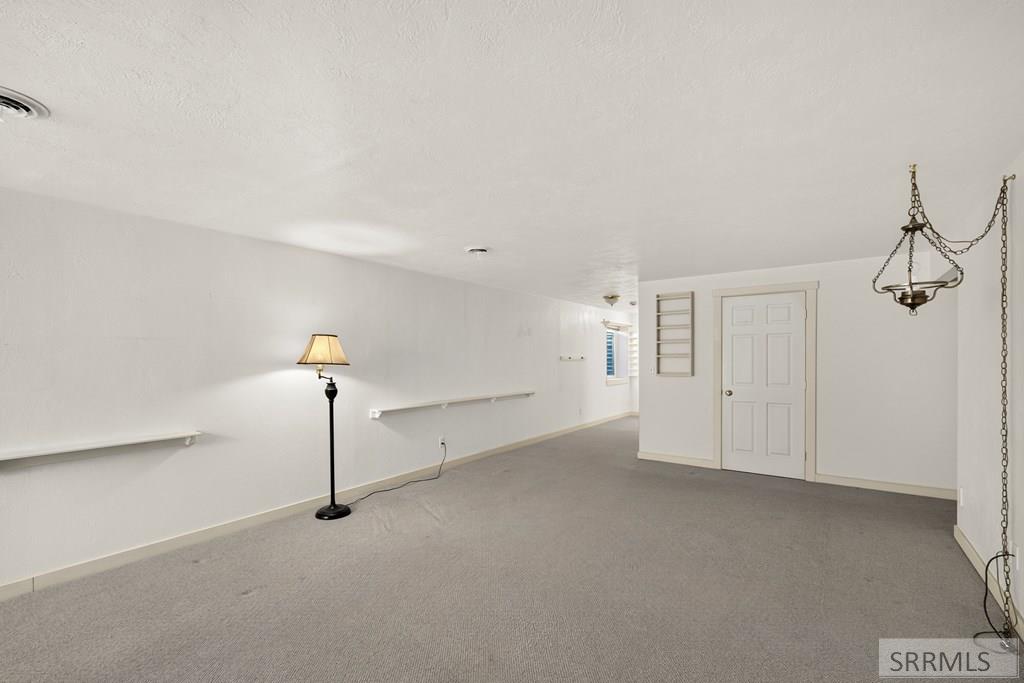 877 Flora Circle Property Photo 28