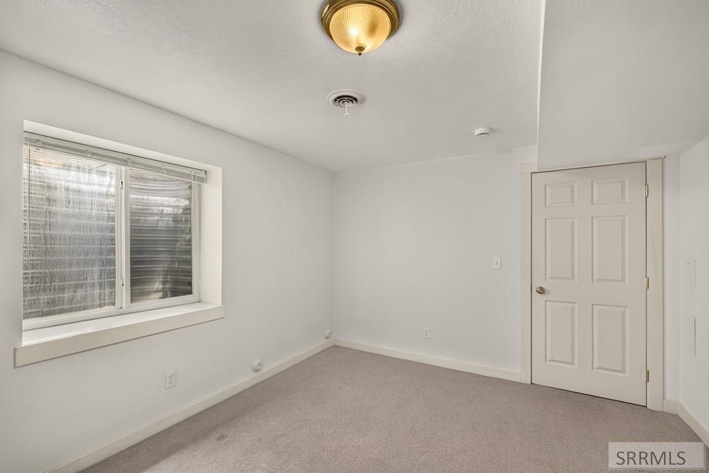 877 Flora Circle Property Photo 30