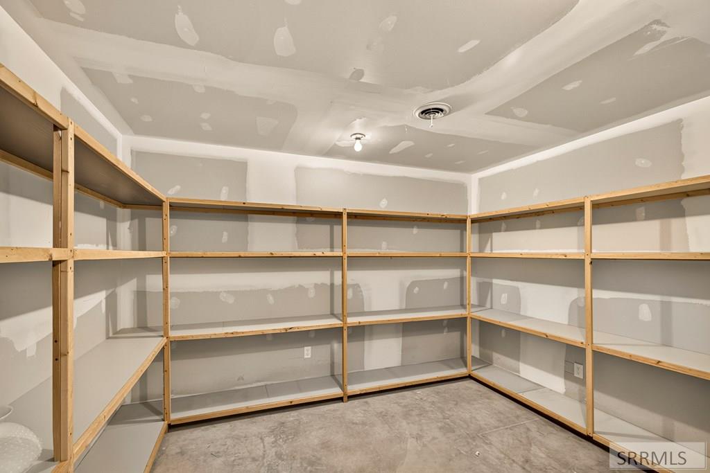 877 Flora Circle Property Photo 37