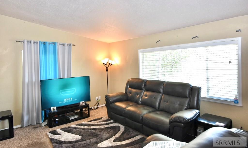 3796 E Greenwillow Lane Property Photo 6