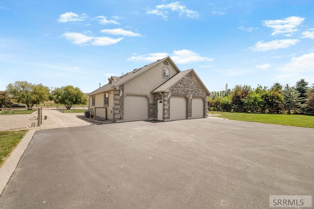 1061 N 1200 E Property Photo 4