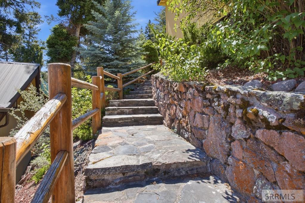 53 S Shoreline Drive Property Photo 8