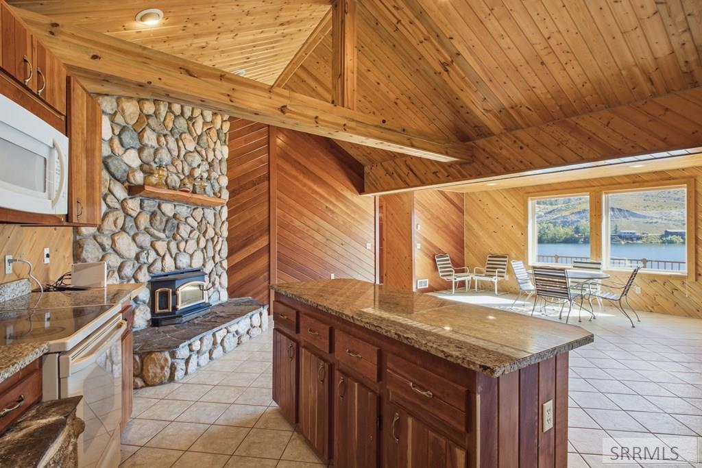 53 S Shoreline Drive Property Photo 18