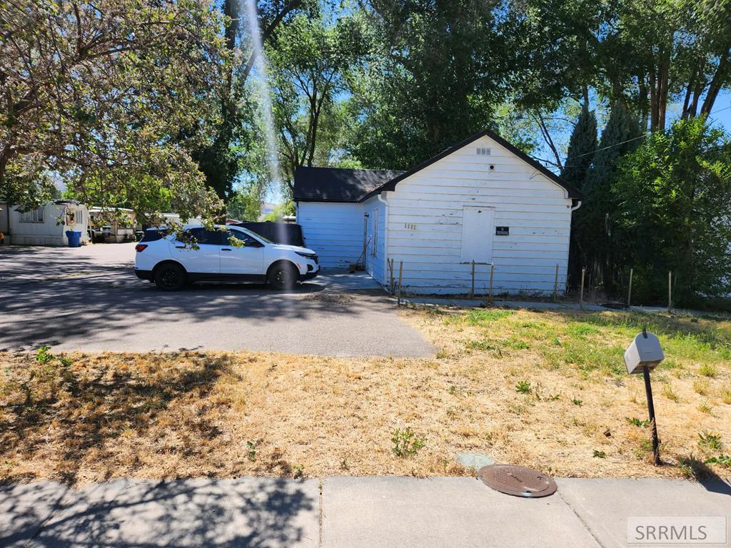 1111 Wilson Avenue Property Photo 11