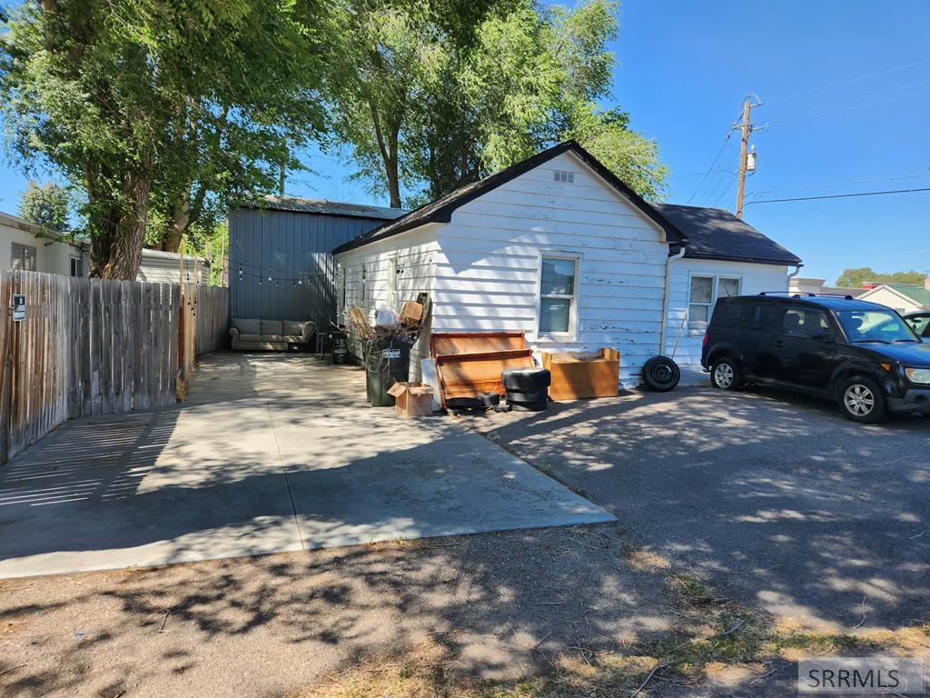 1111 Wilson Avenue Property Photo 12