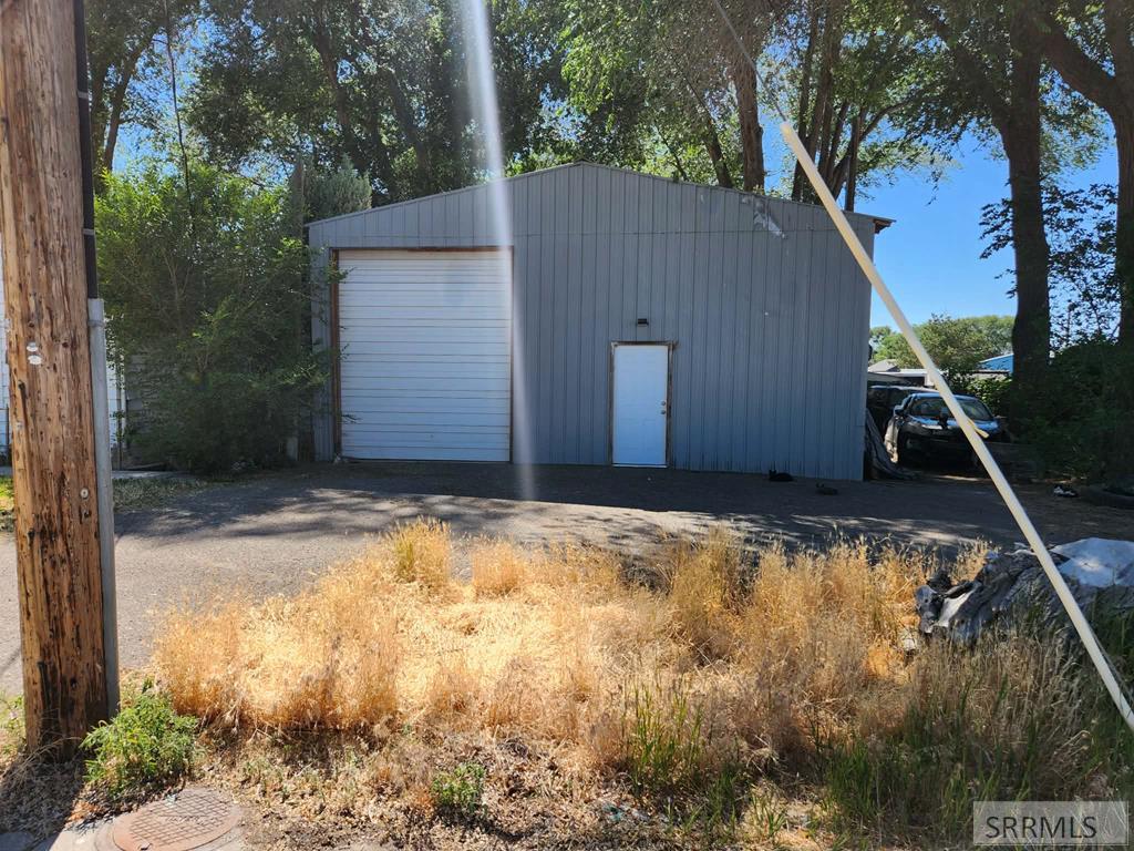 1111 Wilson Avenue Property Photo 16