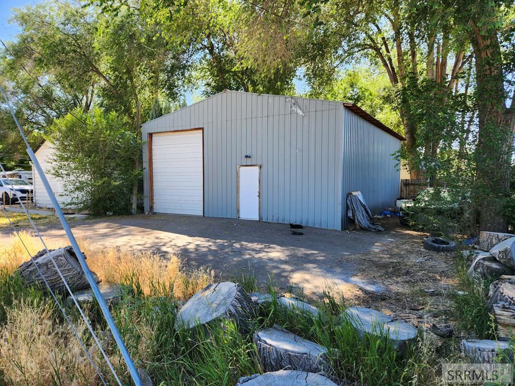 1111 Wilson Avenue Property Photo 17