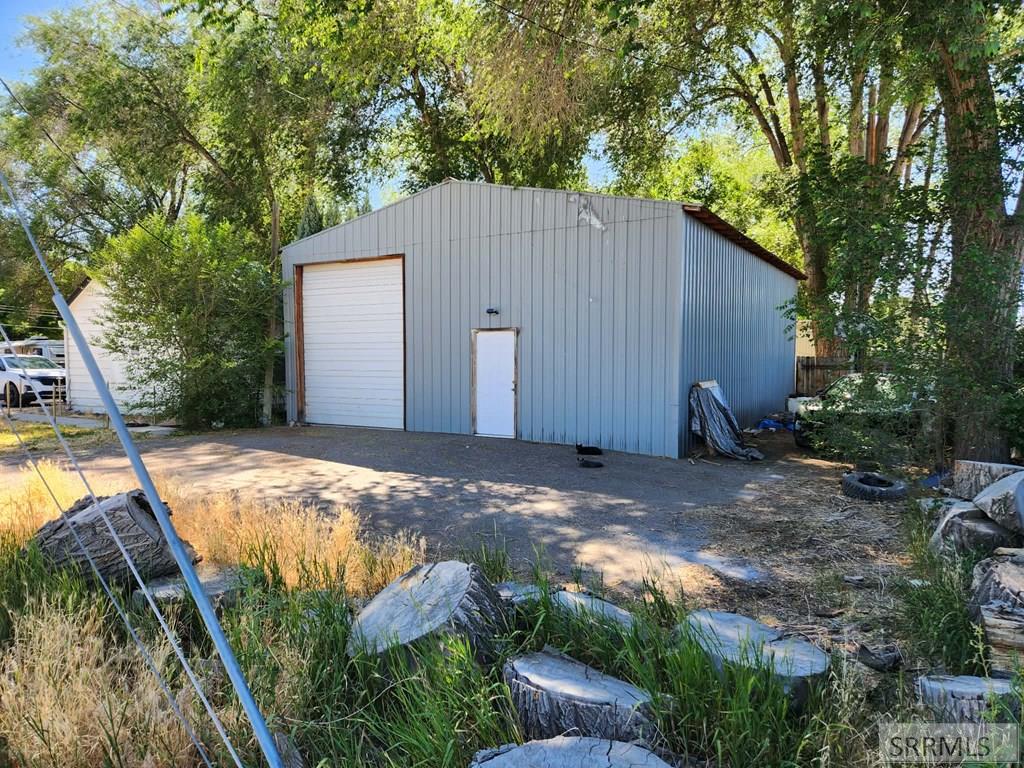 1111 Wilson Avenue Property Photo 17