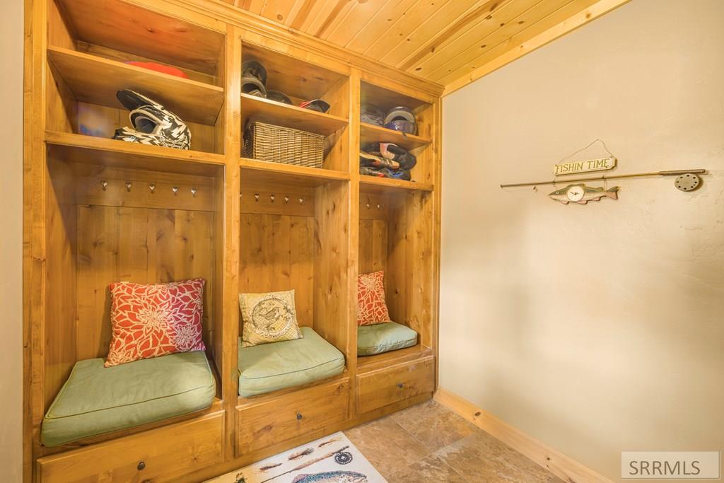 3621 Fernwood Drive Property Photo 6