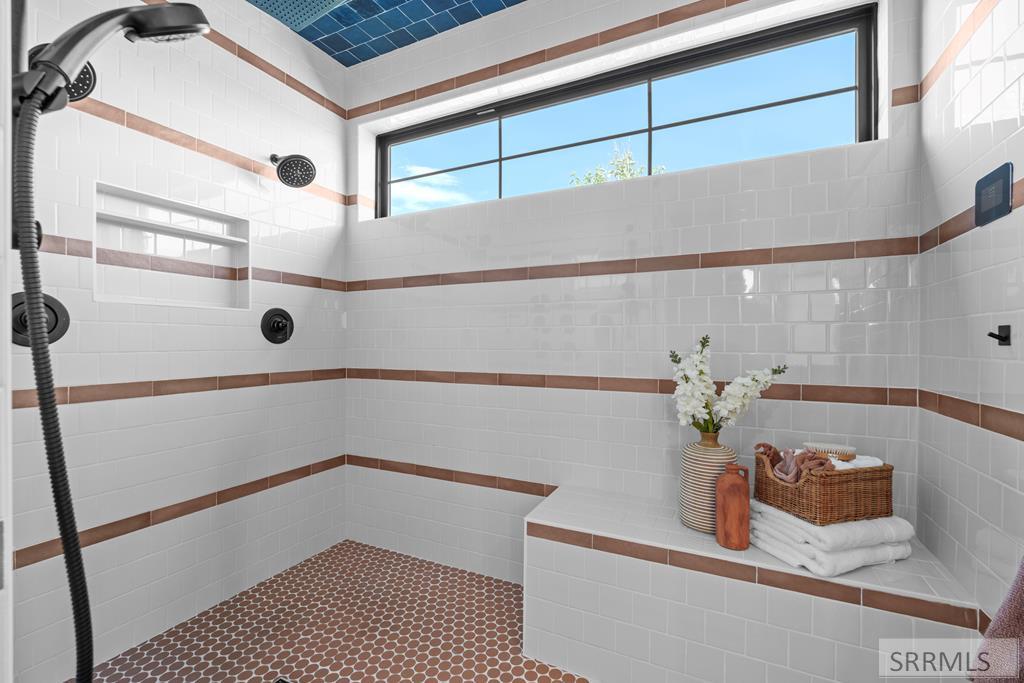 1573 N 885 E Property Photo 28