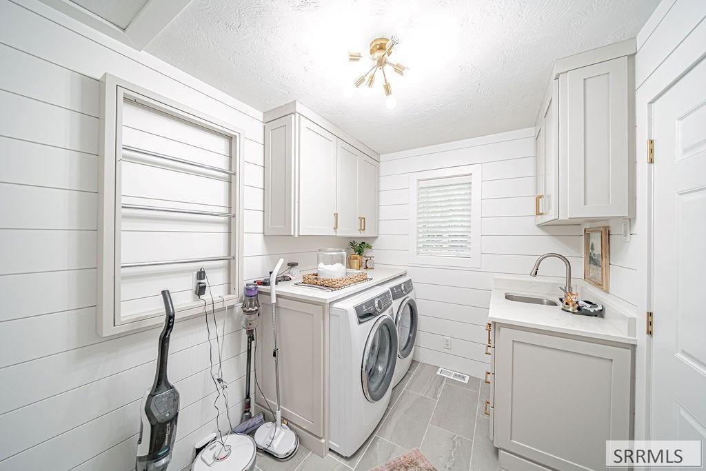 110 S 12th W Property Photo 48
