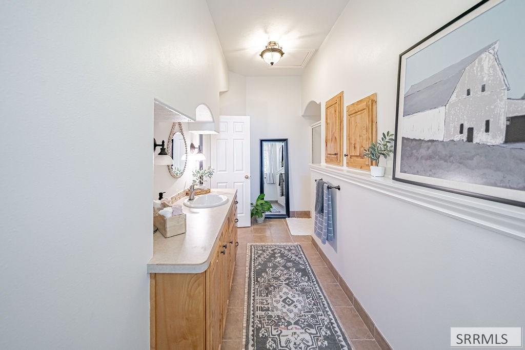 110 S 12th W Property Photo 63