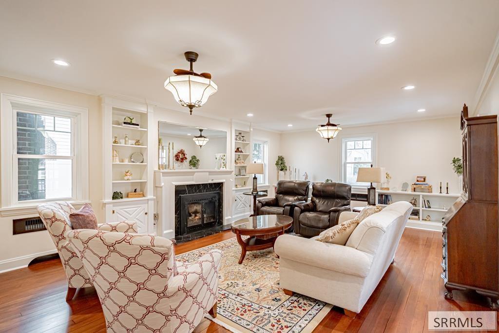 999 S Lee Avenue Property Photo 5