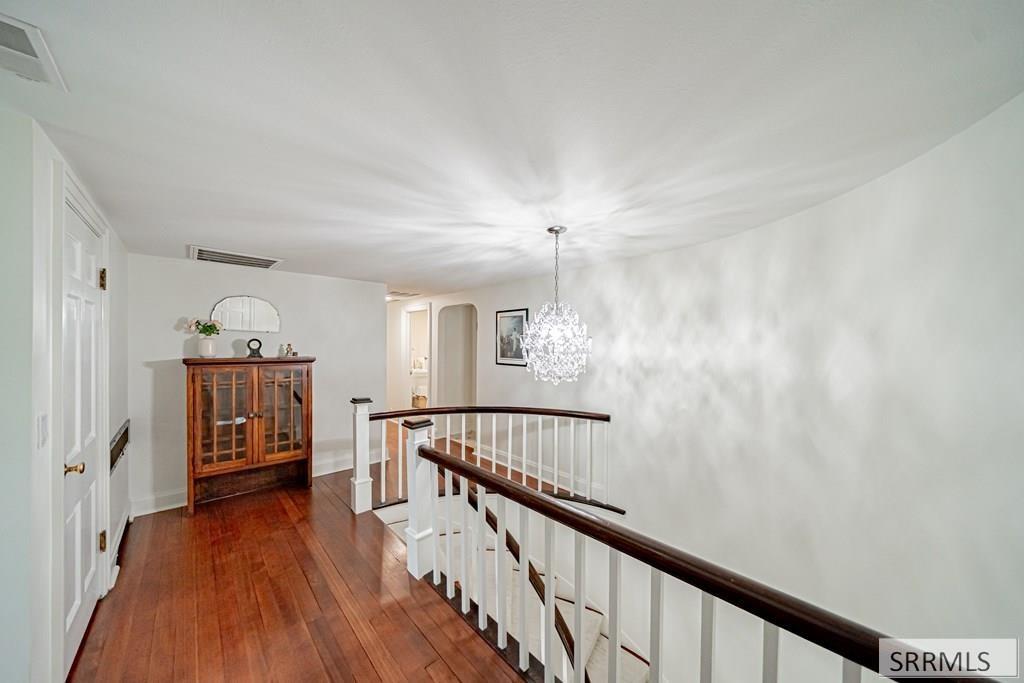 999 S Lee Avenue Property Photo 27
