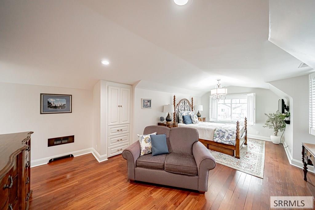 999 S Lee Avenue Property Photo 33