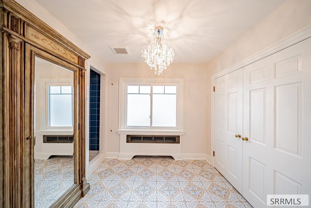 999 S Lee Avenue Property Photo 34