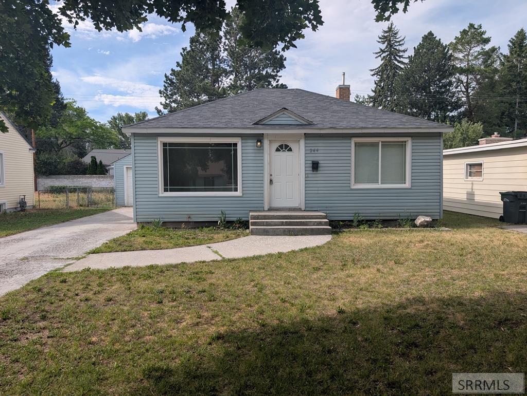 244 E 24th Street Property Photo 1