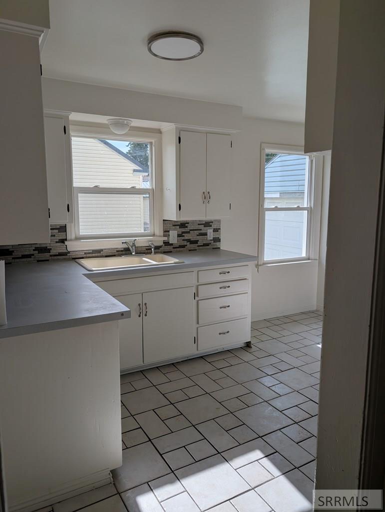 244 E 24th Street Property Photo 5