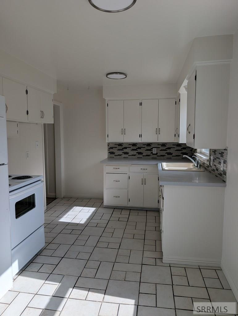 244 E 24th Street Property Photo 11