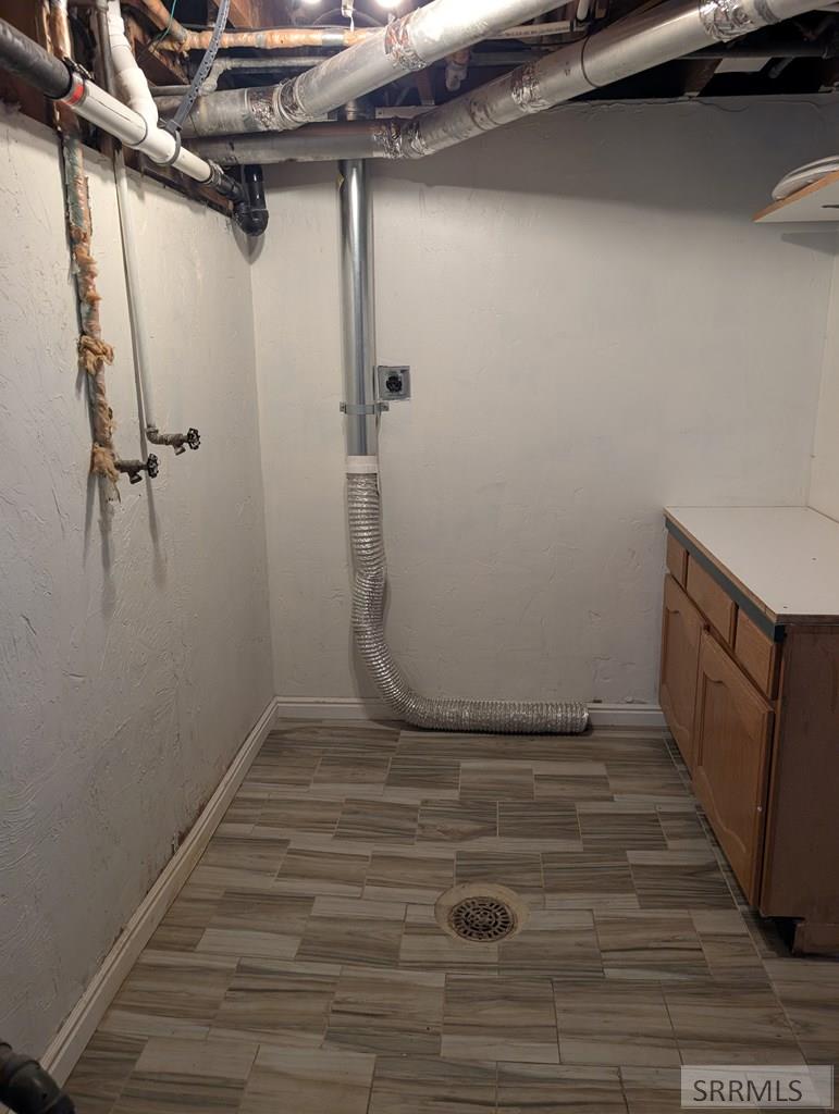 244 E 24th Street Property Photo 16