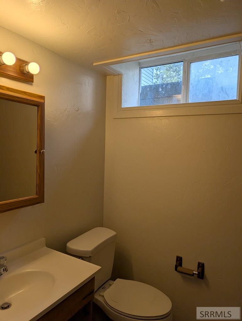 244 E 24th Street Property Photo 17