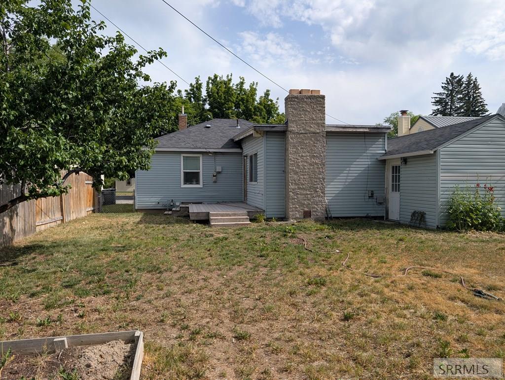 244 E 24th Street Property Photo 21