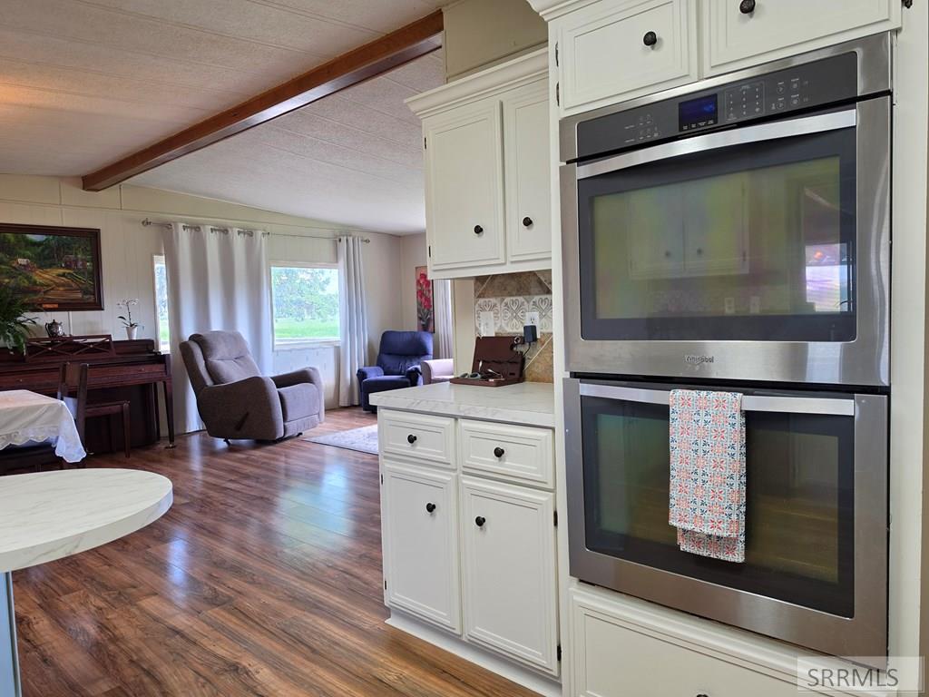 858 E 1000 N Property Photo 18
