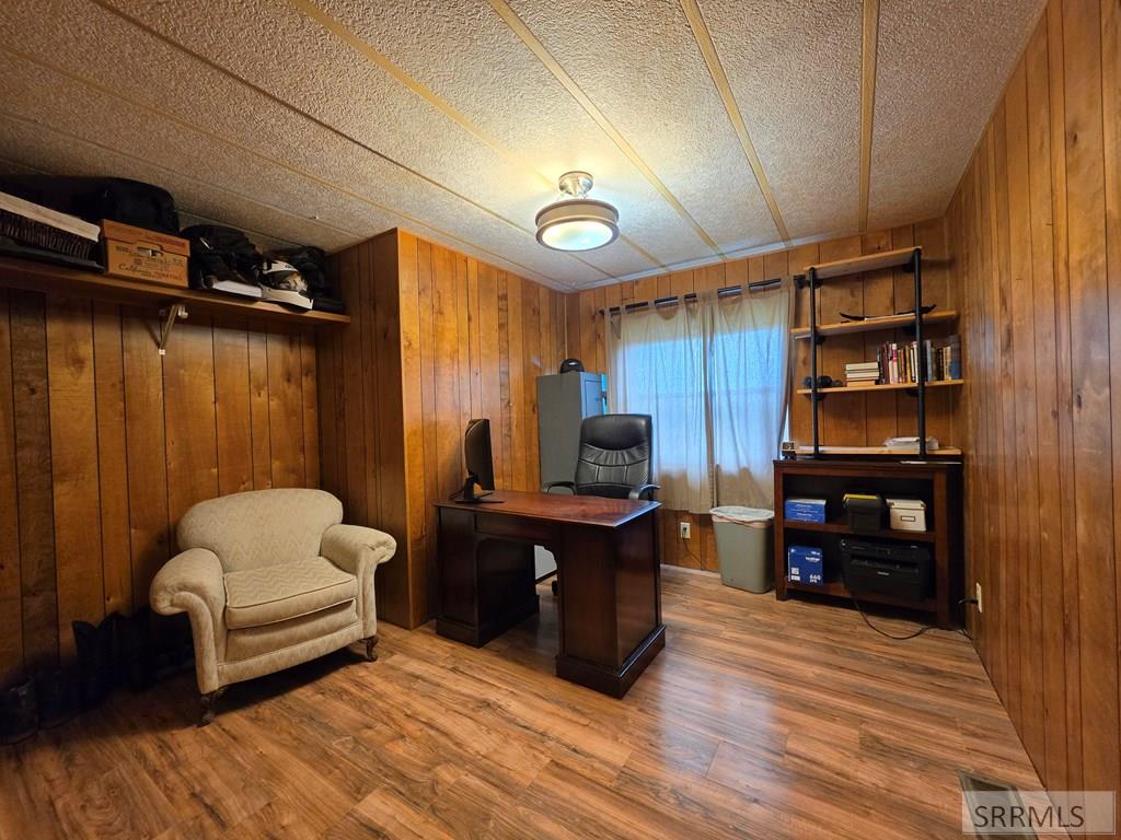 858 E 1000 N Property Photo 26