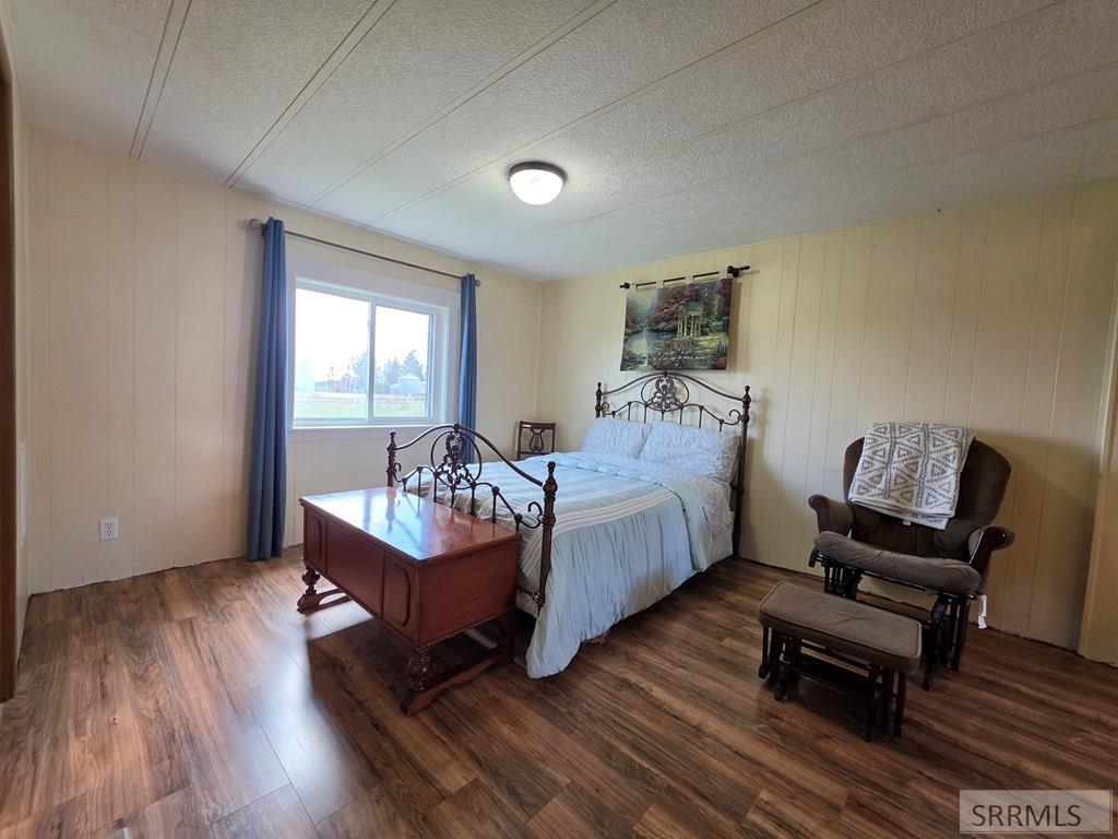 858 E 1000 N Property Photo 30