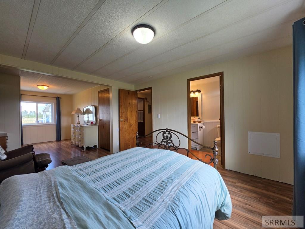 858 E 1000 N Property Photo 32