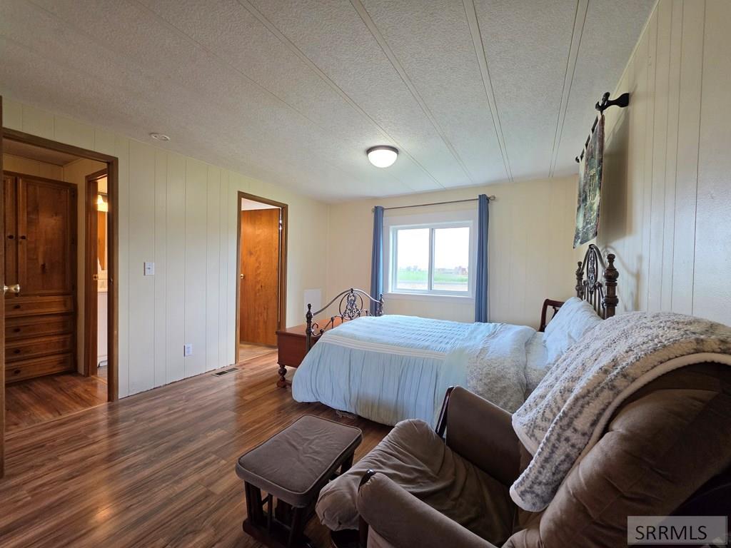 858 E 1000 N Property Photo 33