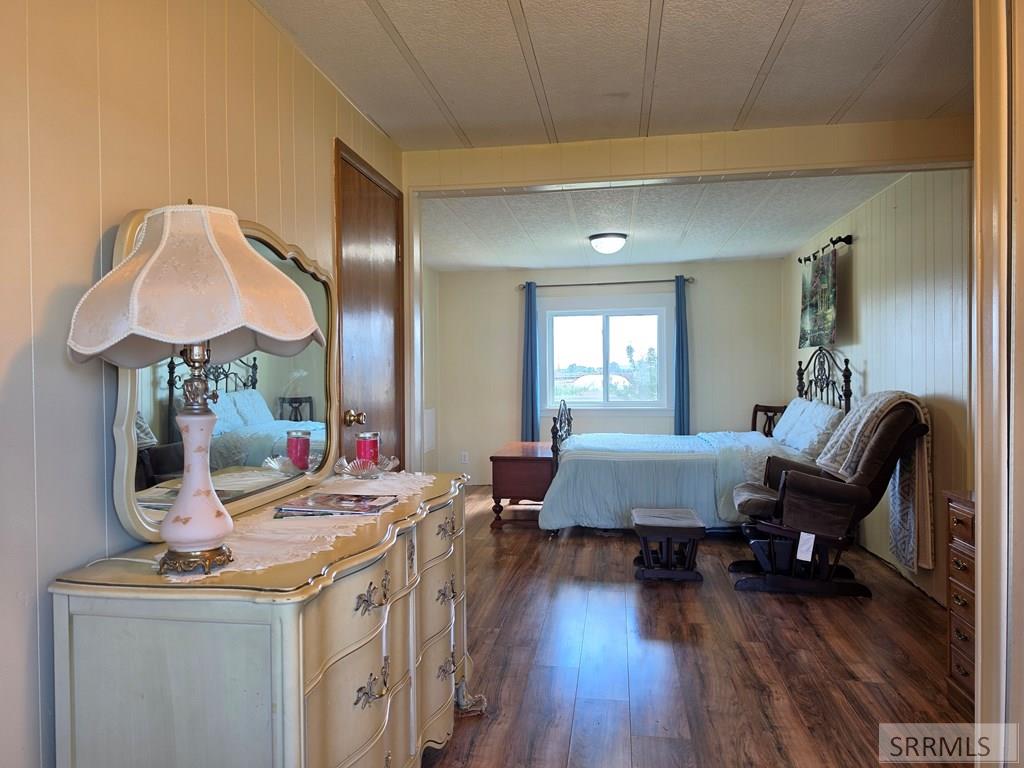 858 E 1000 N Property Photo 34