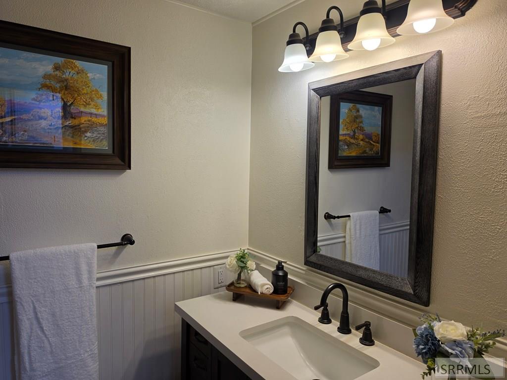 858 E 1000 N Property Photo 37