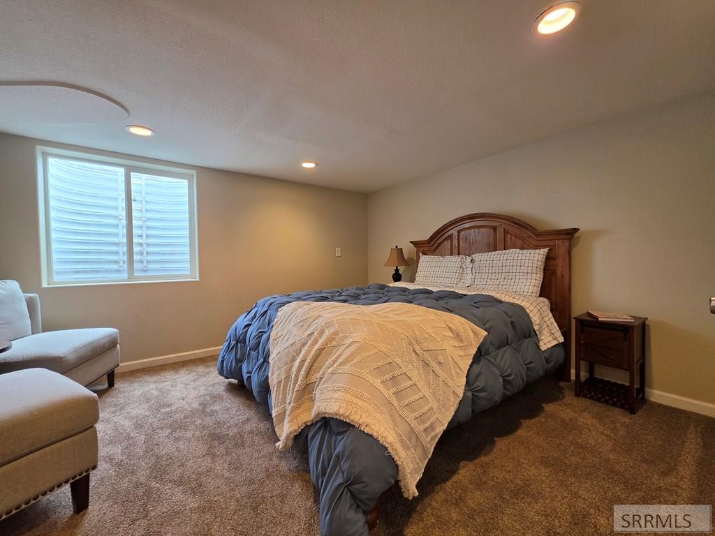 858 E 1000 N Property Photo 45