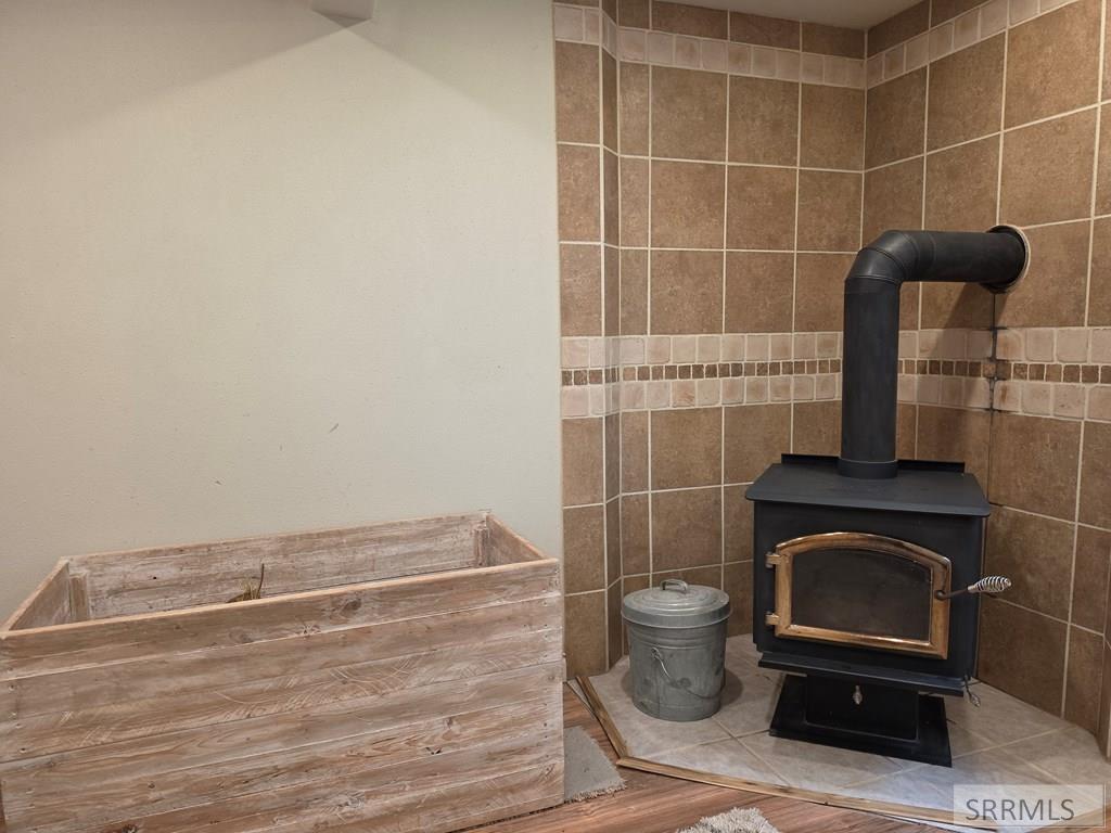 858 E 1000 N Property Photo 52