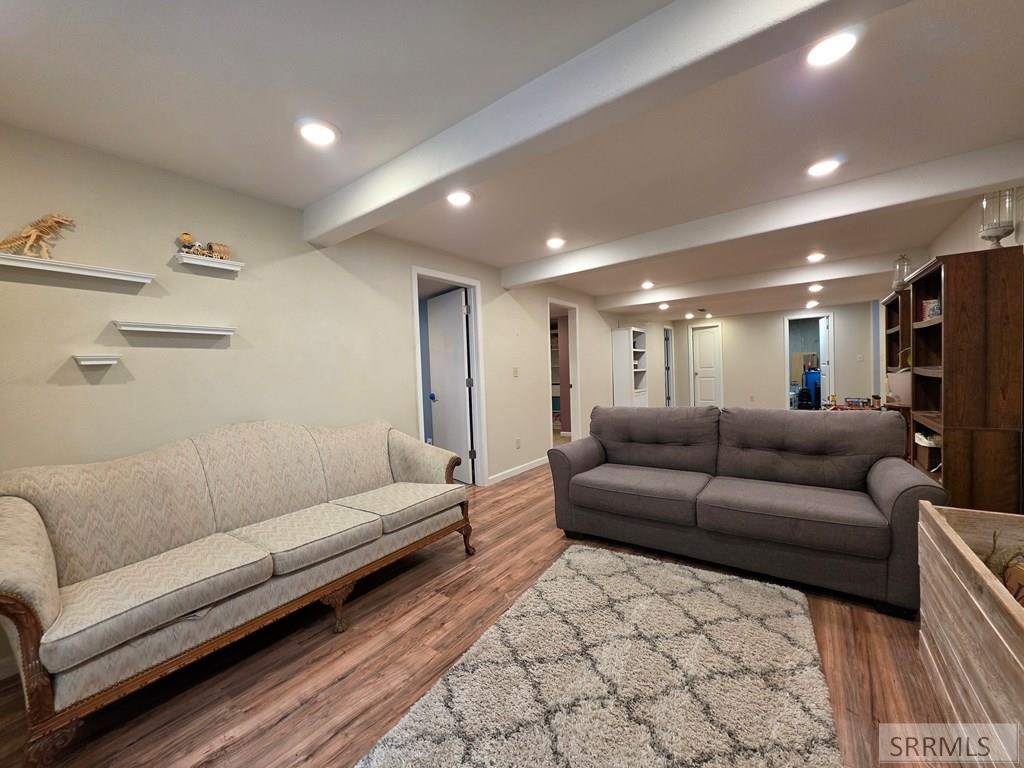 858 E 1000 N Property Photo 53