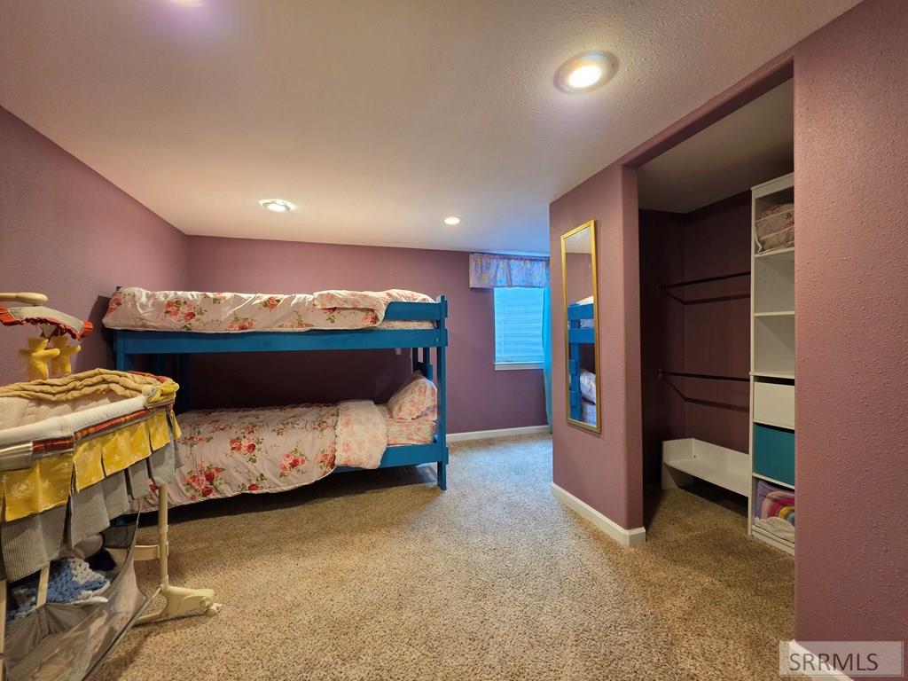 858 E 1000 N Property Photo 55