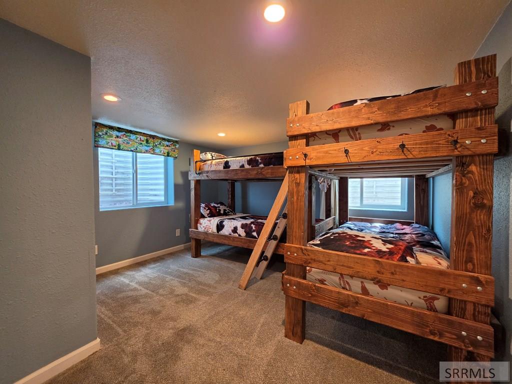 858 E 1000 N Property Photo 58