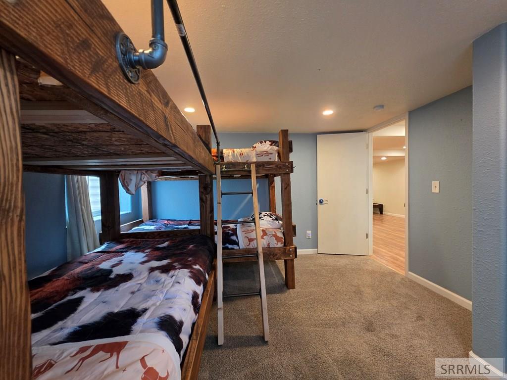 858 E 1000 N Property Photo 59