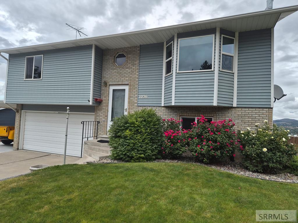 1036 Camas Lane Property Photo 1