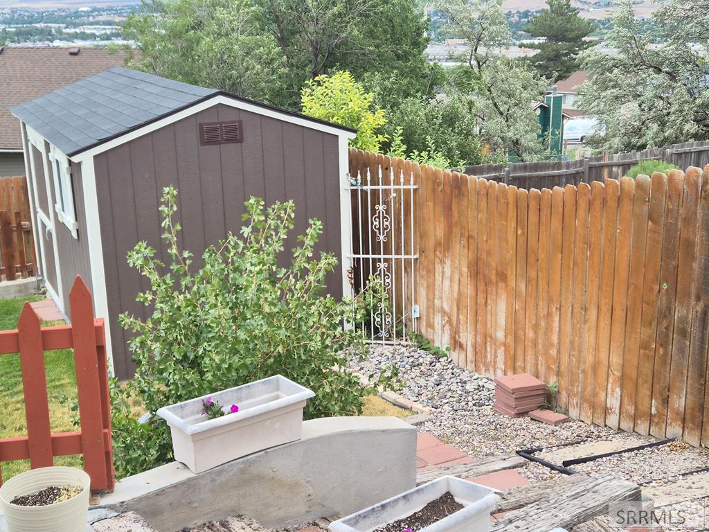 1036 Camas Lane Property Photo 6