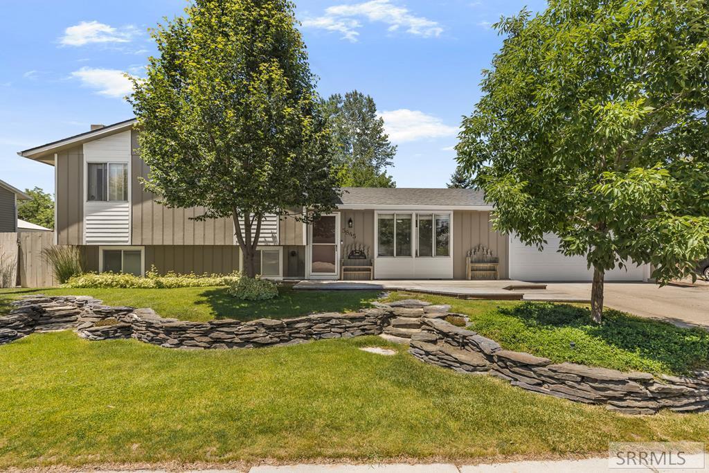 5845 Moses Street Property Photo 1